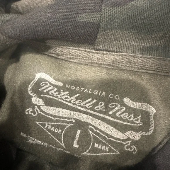 Mitchell & Ness HBCU Green Camouflage Hoodie - Picture 3 of 8